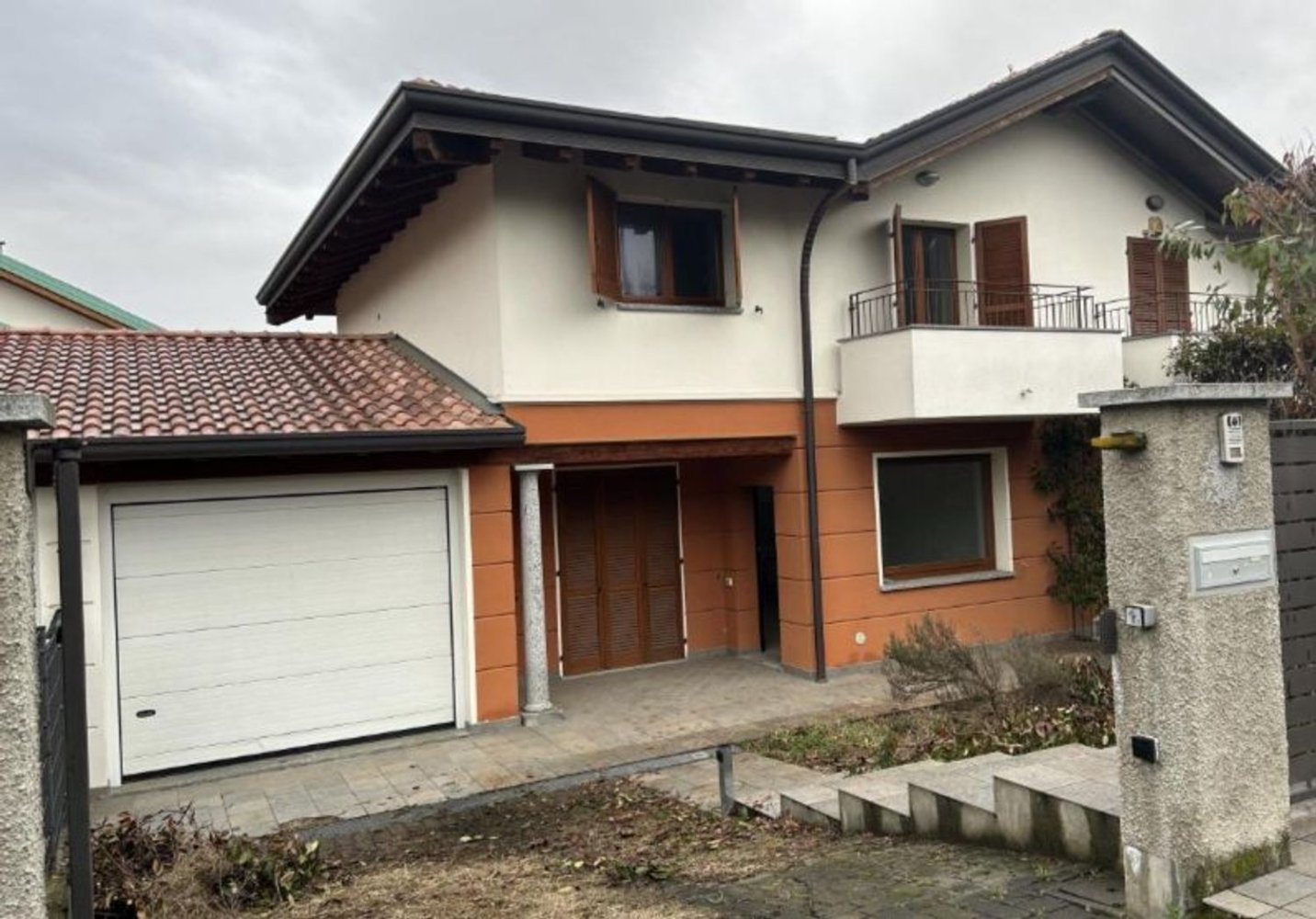 4 غرف نوم منزل في Lomazzo, Italy رقم 398517