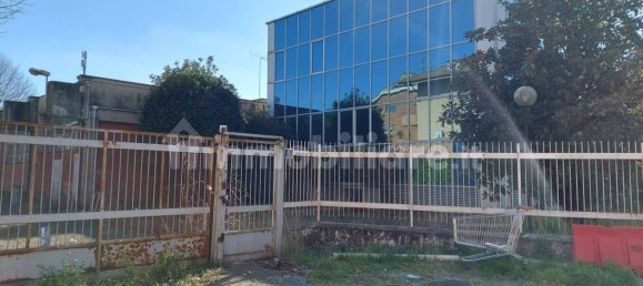 Lagerhaus in Corsico, Italy 1000m², Nr. 14030 9