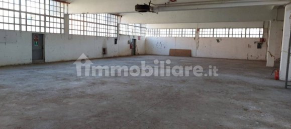 Lagerhaus in Corsico, Italy 1000m², Nr. 14030 3