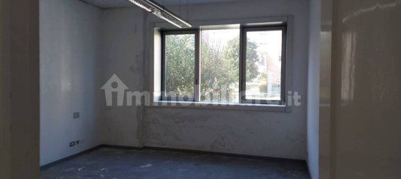 Lagerhaus in Corsico, Italy 1000m², Nr. 14030 4