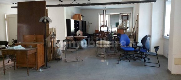 Lagerhaus in Corsico, Italy 1000m², Nr. 14030 8