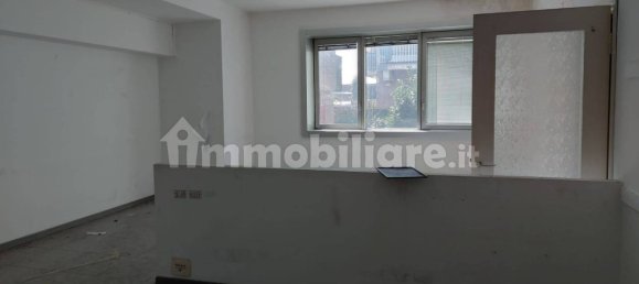 Lagerhaus in Corsico, Italy 1000m², Nr. 14030 7