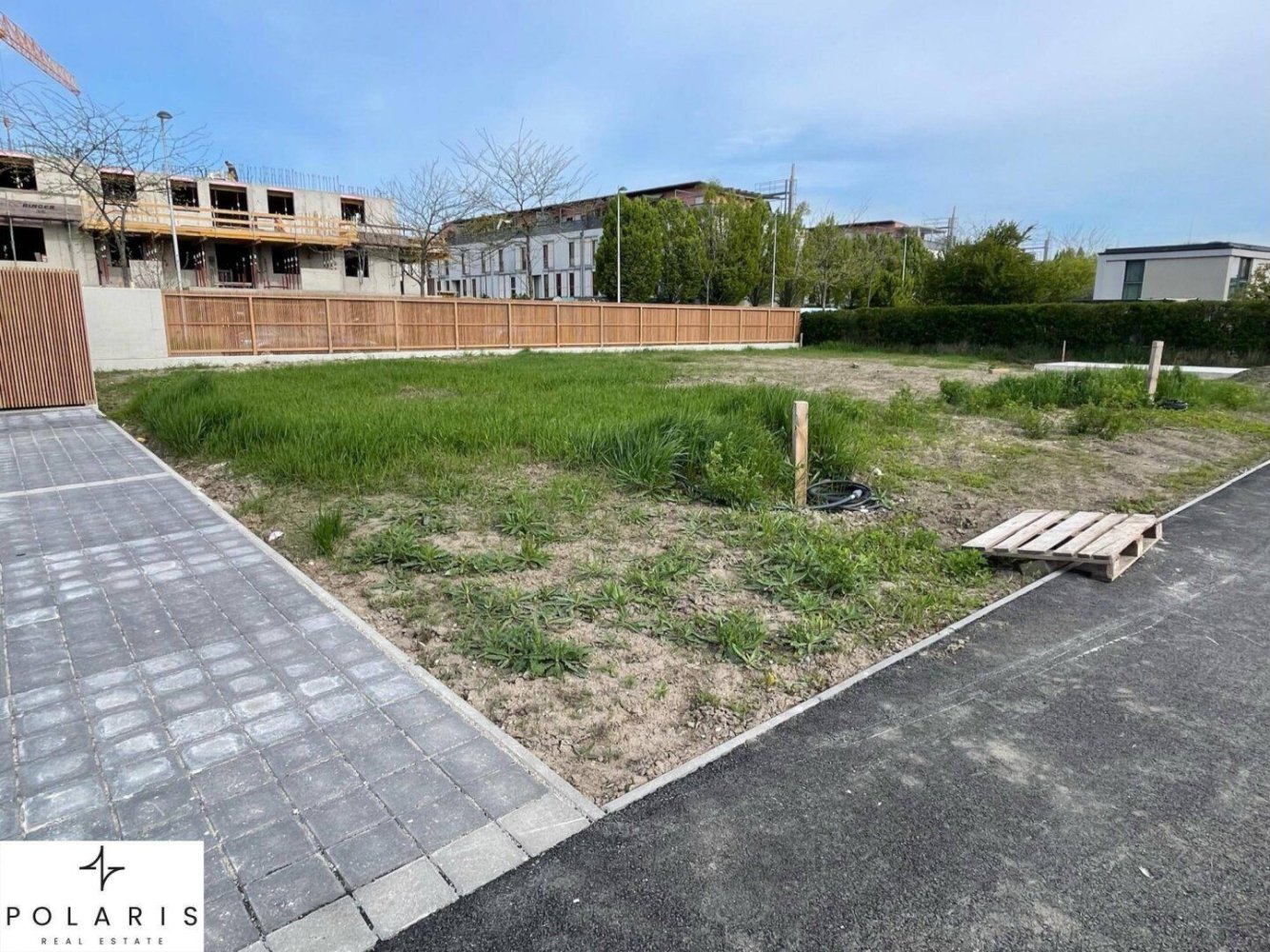  Land in Vienna, Austria No. 197048