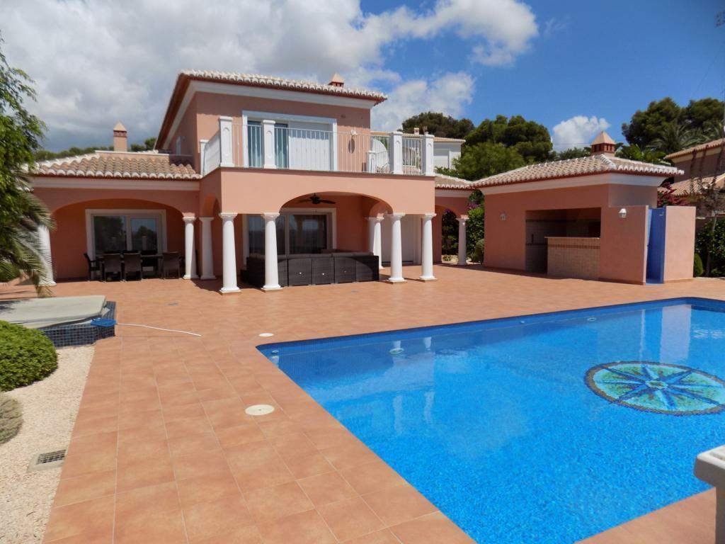 Villa de 4 dormitorios en Moraira, Spain No. 285029