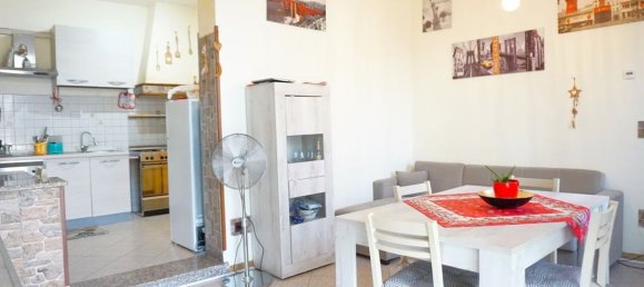 3-salle Appartement à Pontedera, Italy No. 293020 3