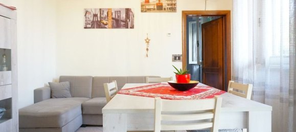 3-salle Appartement à Pontedera, Italy No. 293020 2