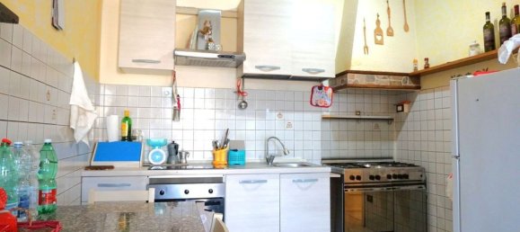 3-salle Appartement à Pontedera, Italy No. 293020 7