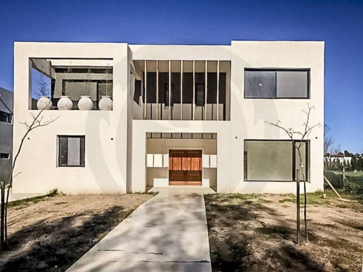 4 bedrooms House in Tigre, Argentina No. 1024