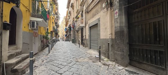 Studio à Naples, Italy No. 167990 11