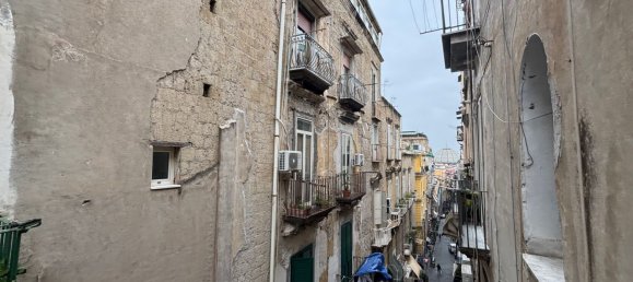 Studio à Naples, Italy No. 167990 8