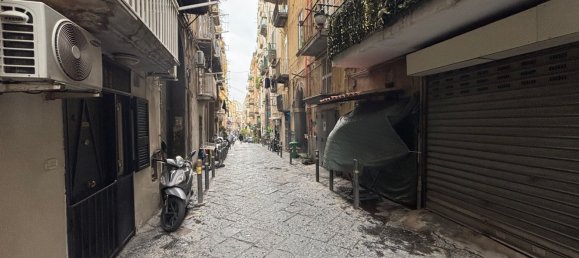 Studio à Naples, Italy No. 167990 12