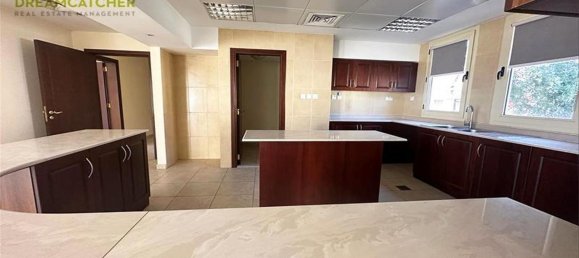 Villa T5 em Al Hamra Village, UAE N.º 34920 11