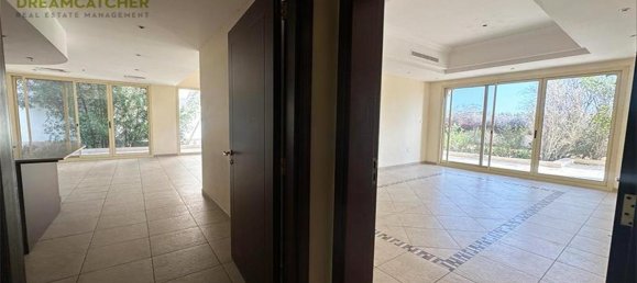 Villa T5 em Al Hamra Village, UAE N.º 34920 12