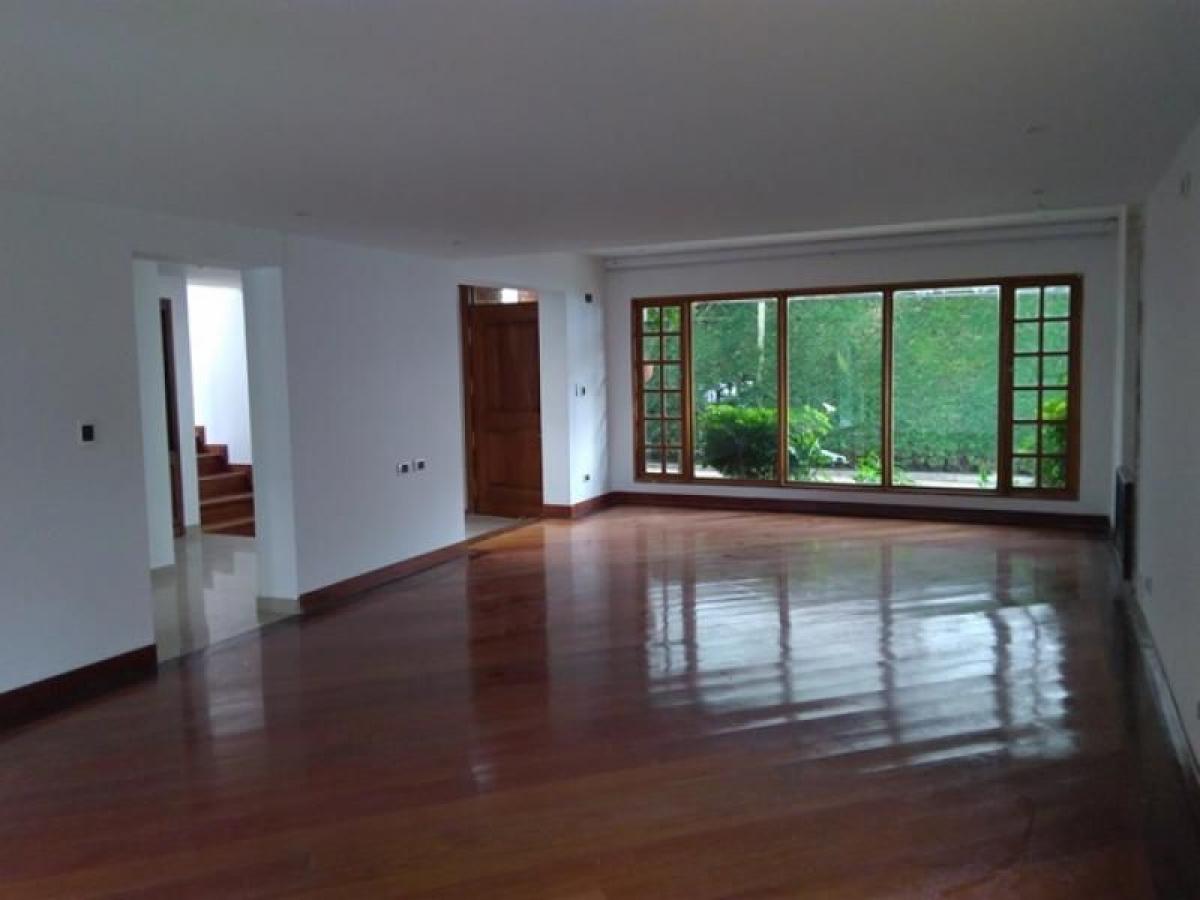 Дом с 3 спальнями в Богота, Колумбия № 10561