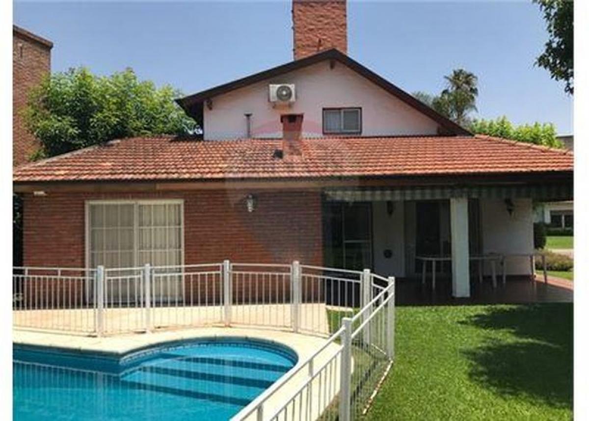 3 bedrooms House in Escobar, Argentina No. 21305