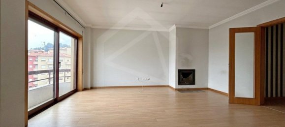 3 bedrooms Apartment in Oliveira de Azemeis, Portugal No. 11312 4