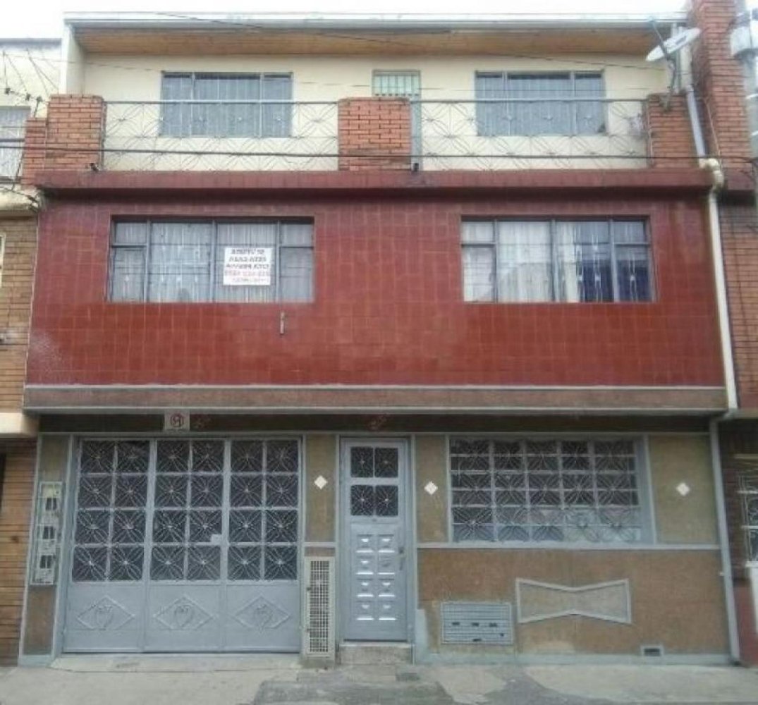 13 bedrooms House in Bogota, Colombia No. 14499