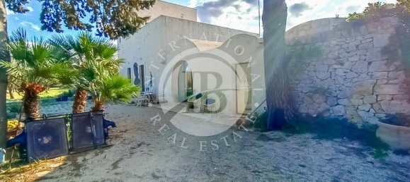 4 bedrooms Villa in Ostuni, Italy No. 156582 5