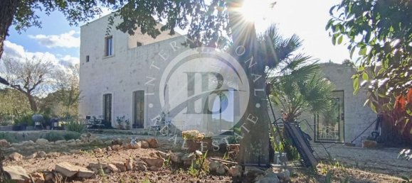 4 bedrooms Villa in Ostuni, Italy No. 156582 3