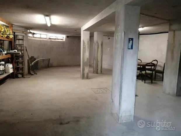  مستودع في Udine, Italy 98متر مربع رقم 265116