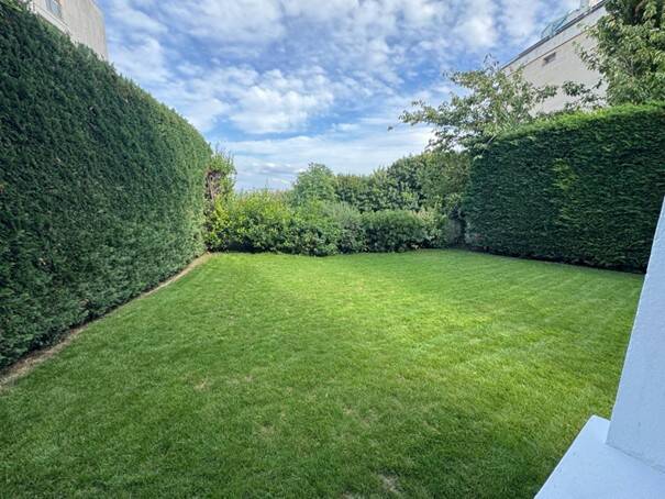 3 bedrooms Apartment in Saint-Germain-en-Laye, France No. 326551