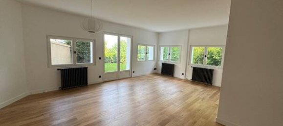 3 bedrooms Apartment in Saint-Germain-en-Laye, France No. 326551 2