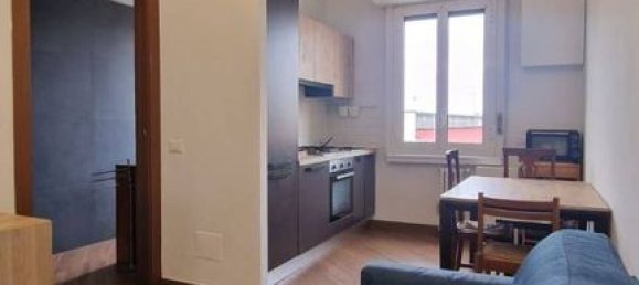 3 bedrooms Apartment in Milan, Italy No. 310018 2