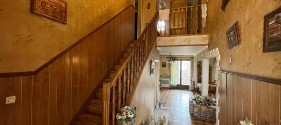 Casa de 5 dormitorios en Bonneuil-sur-Marne, France No. 182762 2