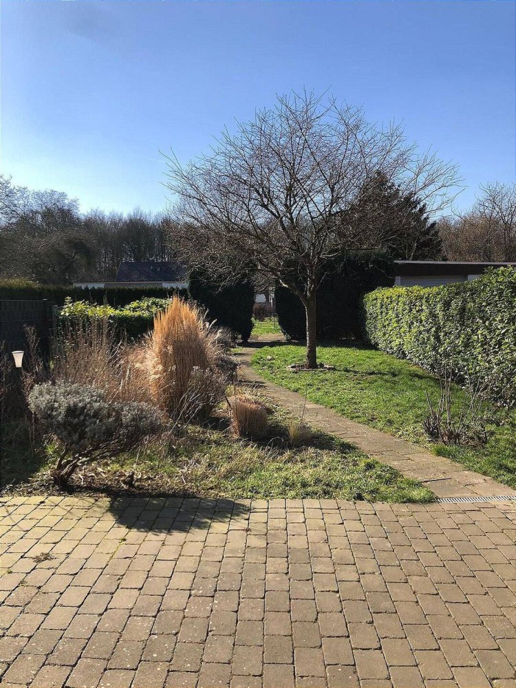 Таунхаус с 9 комнатами в Дуйсбург, Германия № 8947