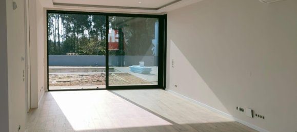 4 bedrooms Villa in Seixal, Portugal No. 128298 2