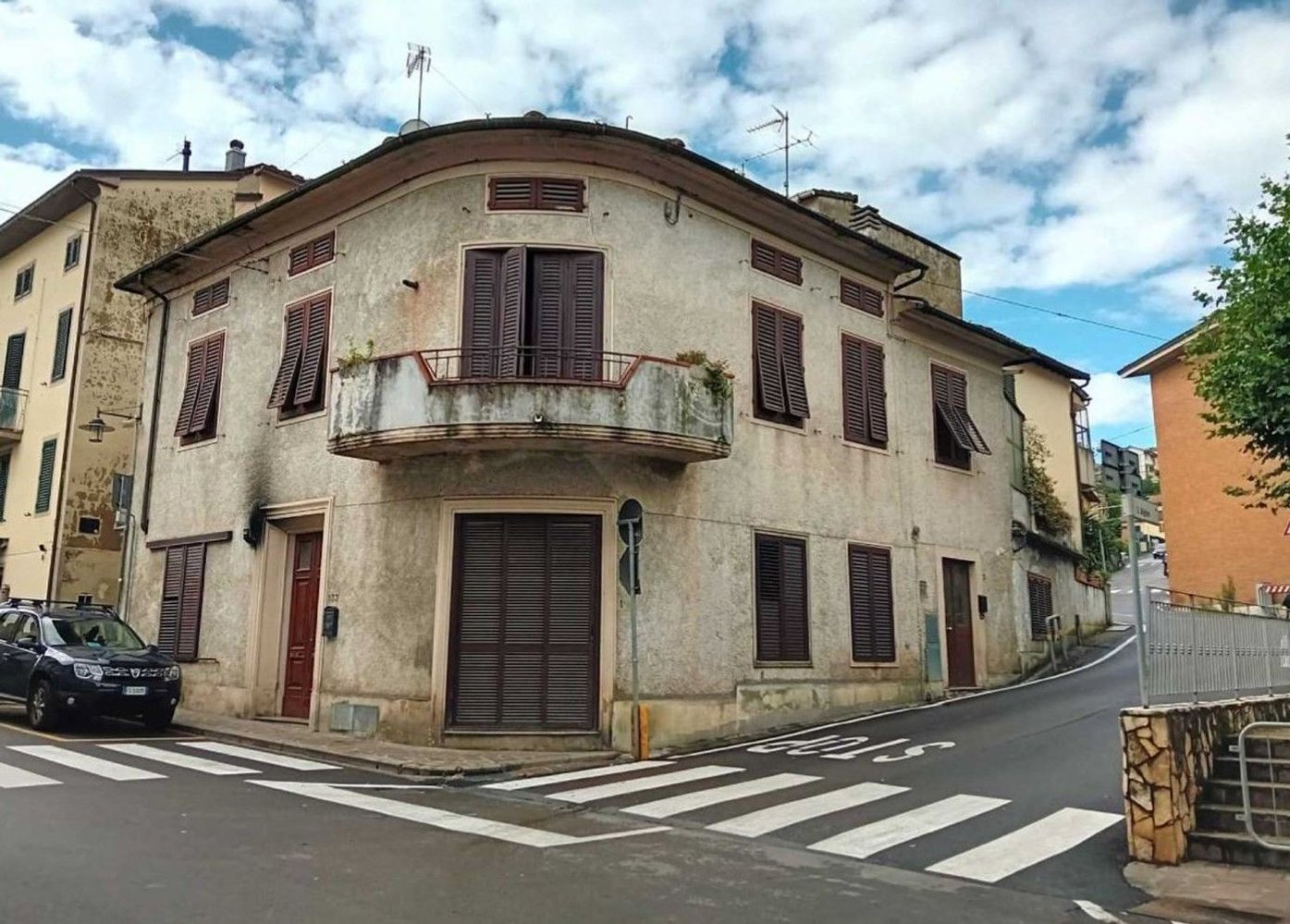 6 bedrooms Apartment in Vaiano, Italy No. 322301