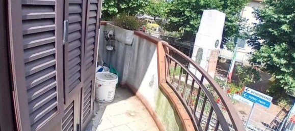 6 bedrooms Apartment in Vaiano, Italy No. 322301 3