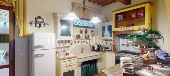 Квартира с 3 спальнями в Ластра а Синья, Италия № 222449 6