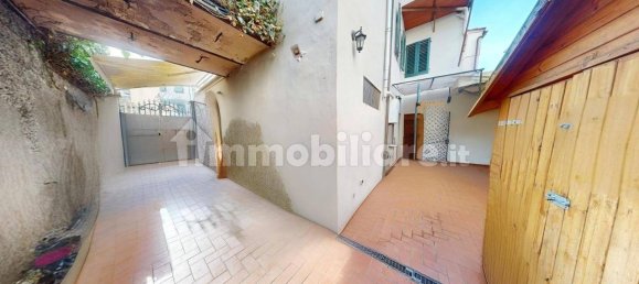 Квартира с 3 спальнями в Ластра а Синья, Италия № 222449 18