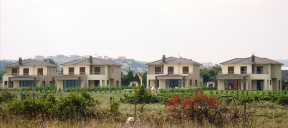 4 bedrooms Commercial property in Thermi, Greece No. 7412 3