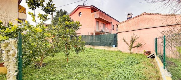 6 rooms House in Cascina, Italy No. 48909 26