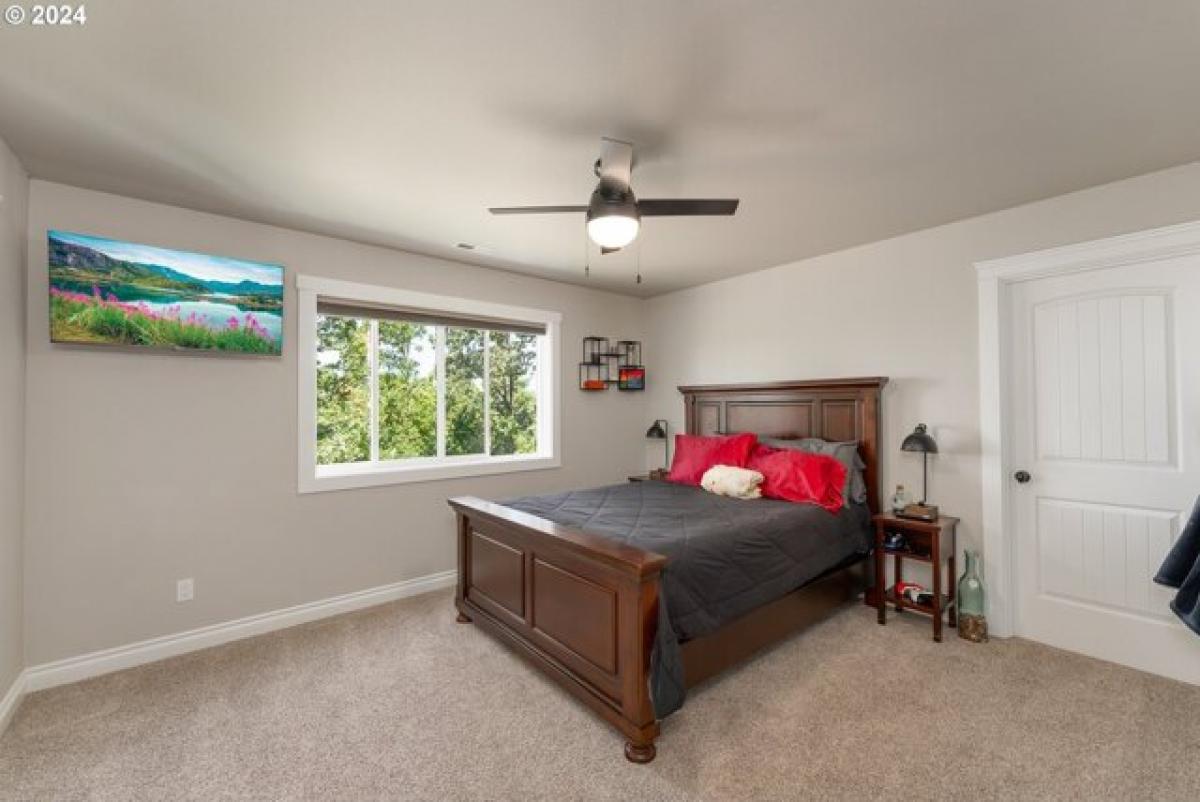 3 bedrooms House in Roseburg, USA No. 416848