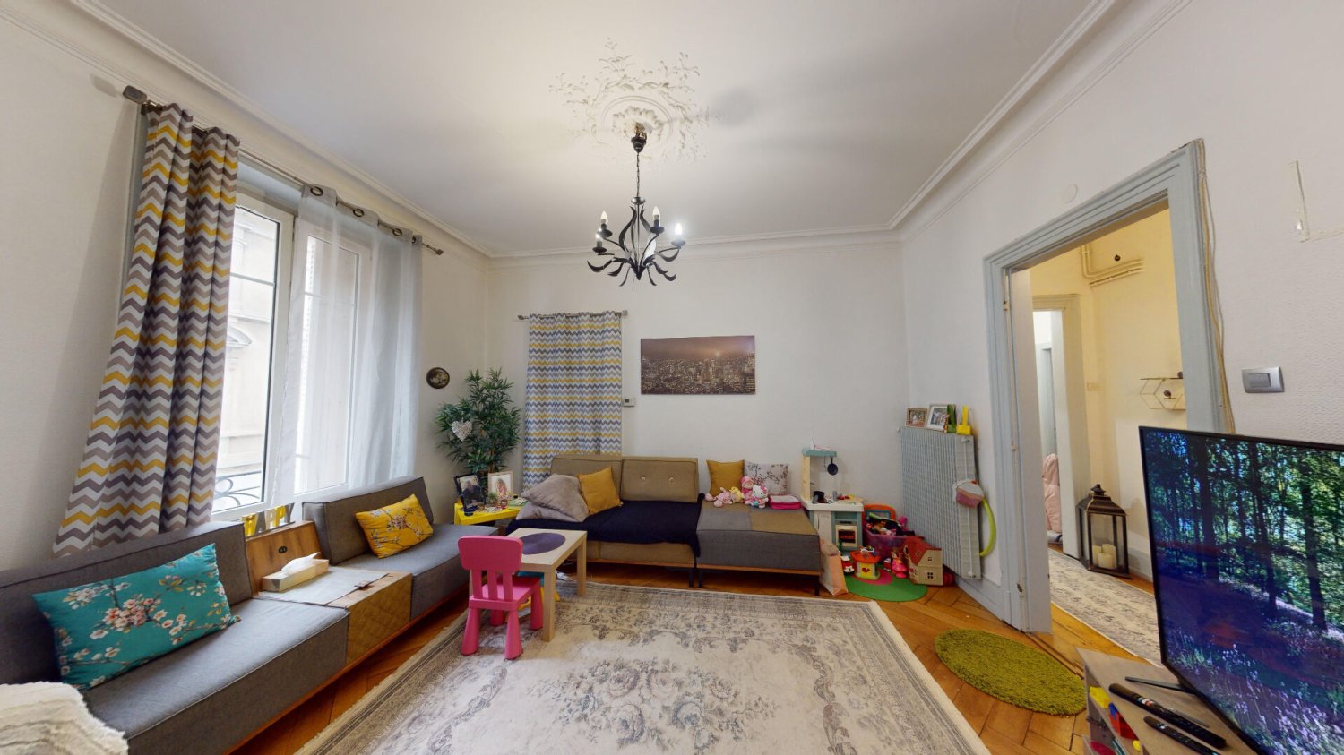 11 غرف نوم بناية في Mulhouse, France رقم 157702