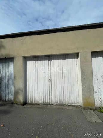 Parking à Saint-Omer, France No. 312745