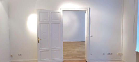 3 bedrooms Apartment in Mitte, Germany No. 217660 2