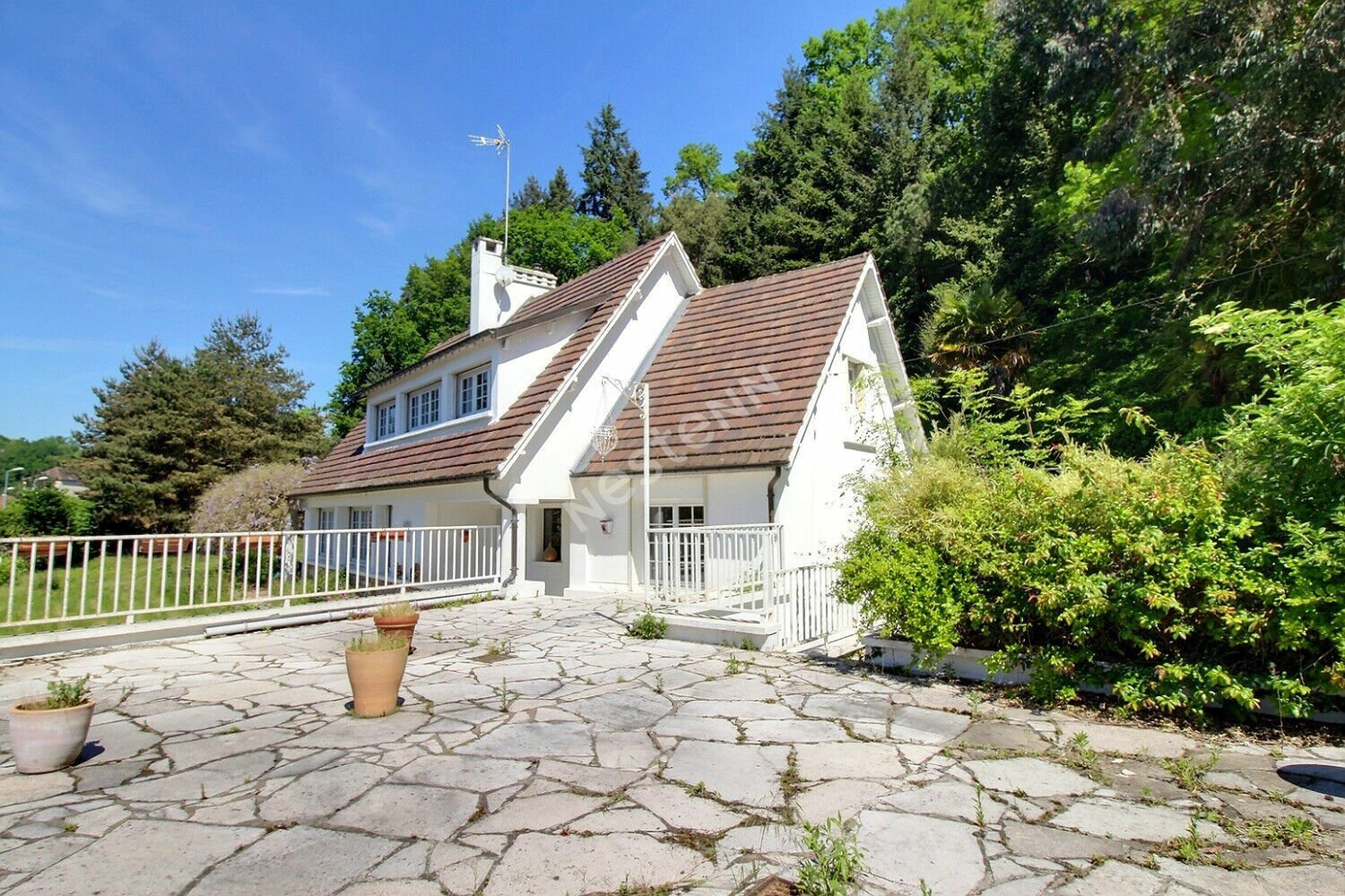 Дом с 4 спальнями в Эпернон, Франция № 156526