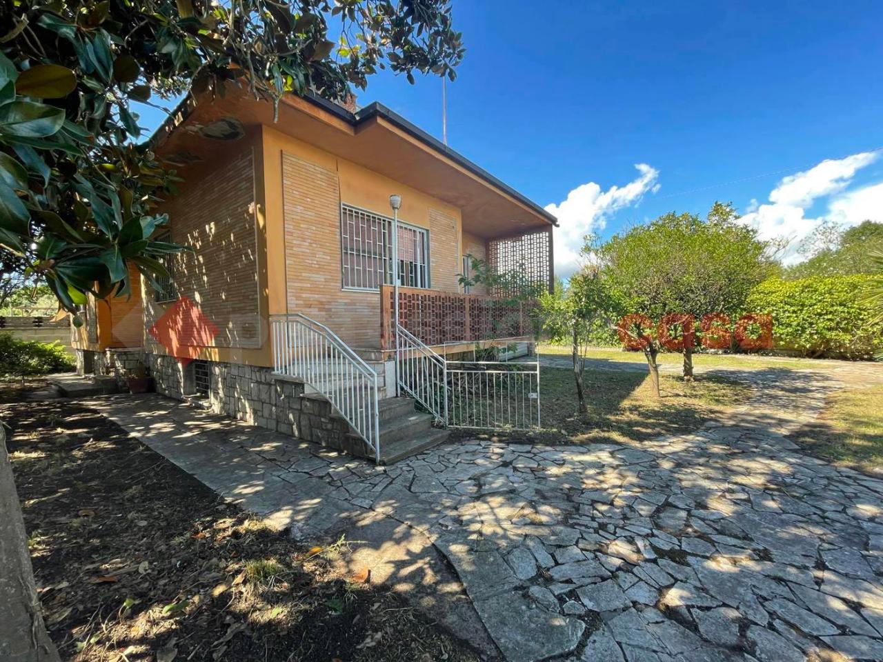 Villa de 5 habitaciónes en Terracina, Italy No. 76695