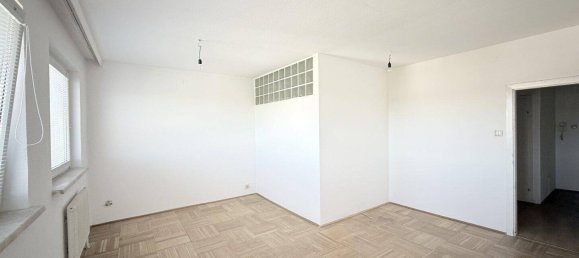 3-salle Appartement à St. Polten, Austria No. 259161 5