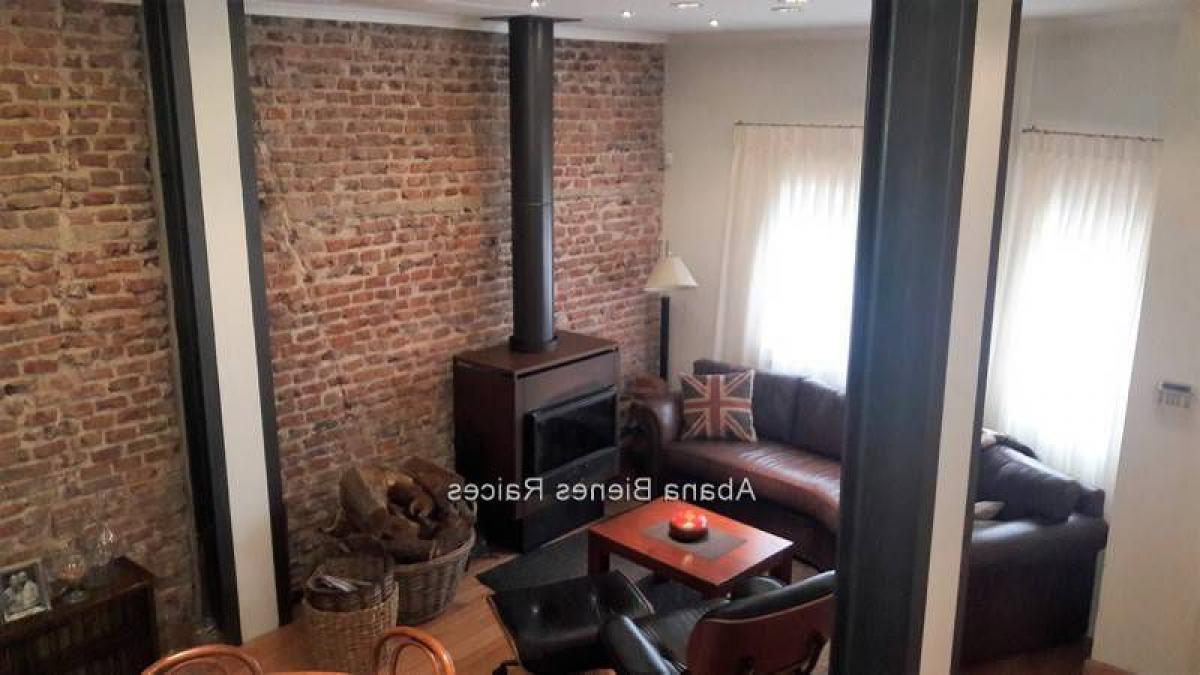 2 bedrooms House in Montevideo, Uruguay No. 5441