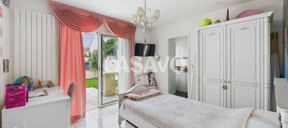 5 bedrooms House in Drancy, France No. 313786 12