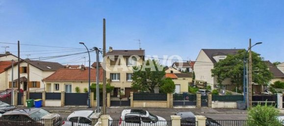 5 bedrooms House in Drancy, France No. 313786 16