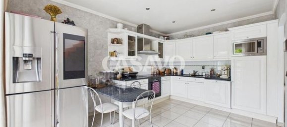 5 bedrooms House in Drancy, France No. 313786 4