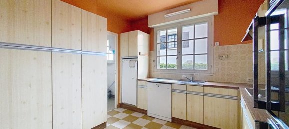 5 bedrooms House in Saint-Malo, France No. 43709 4