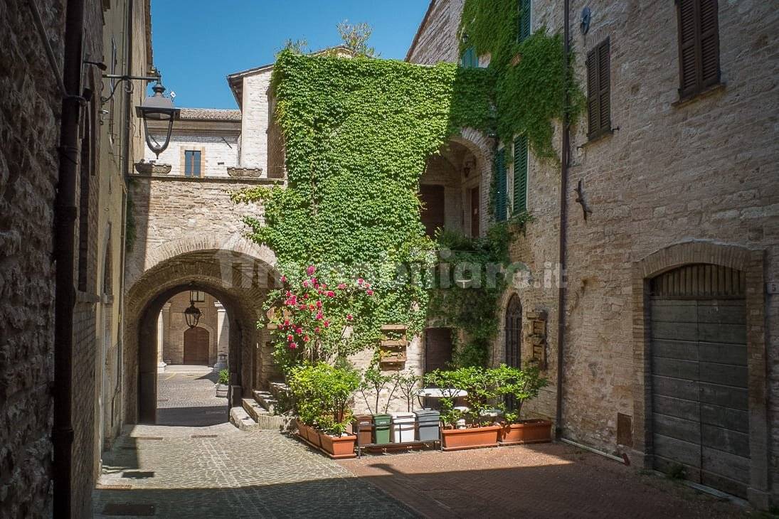 3 bedrooms Castles in Sassoferrato, Italy No. 79907