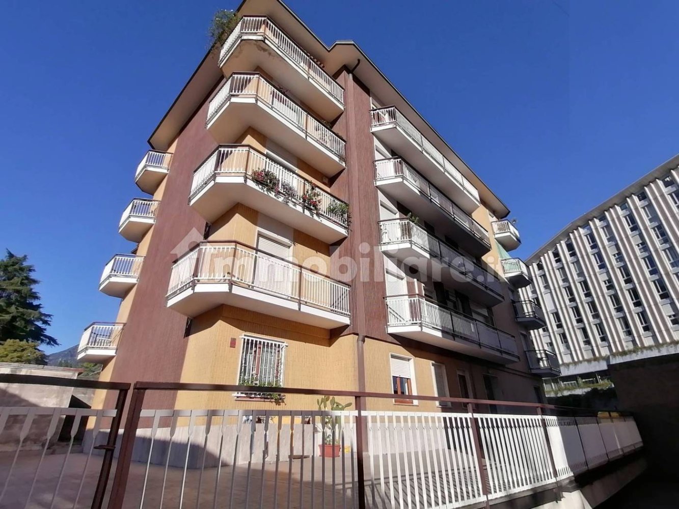 1 bedroom Apartment in Lecco, Italy No. 389906
